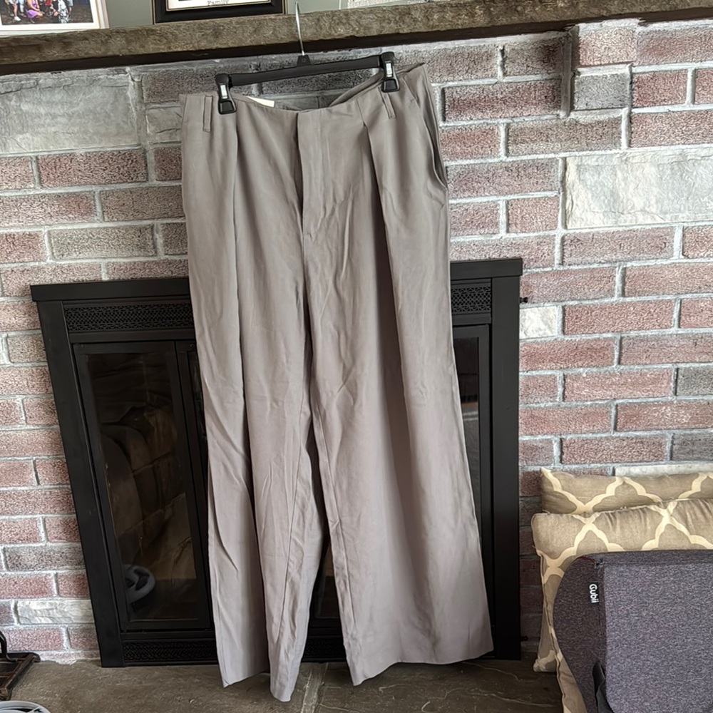 Classic Gray Dress Pants with Pleated Front